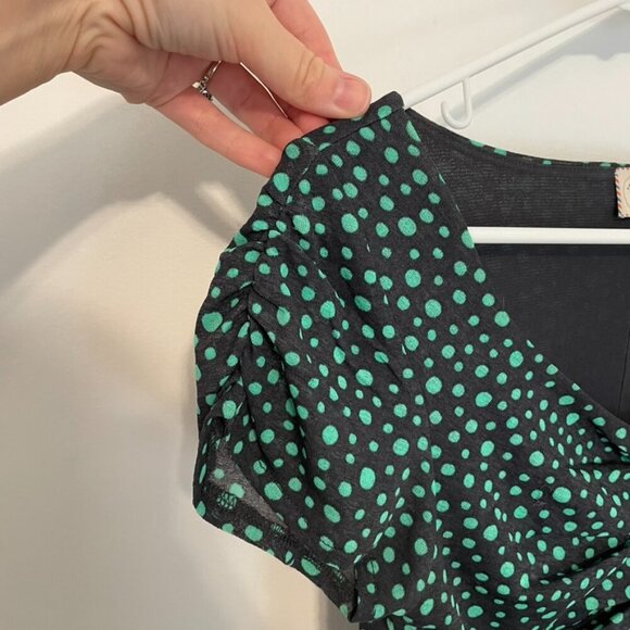 POSTMARK ANTHROPOLOGIE ANTHRO Gray ? Green Polka Dot Ruched Preppy Peplum Blouse - Picture 6 of 13